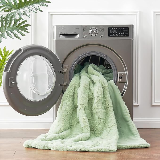 Cozy Bliss Faux Fur Throw Blanket for Couch - Soft Checkered Fuzzy Cozy Throw Gift Blankets for Women,Sage Green Boho Blanket for Sofa Bedroom Living Room.50 * 60 Inches