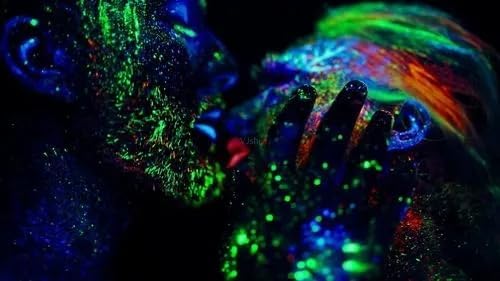 Go Ho UV Pink Hair and Body Glitter Spray, Festival UV Effect Glitter Powder Makeup for Hair/Body/Clothes,Dry Powder Spray Loose Sparkle Makeup,10g