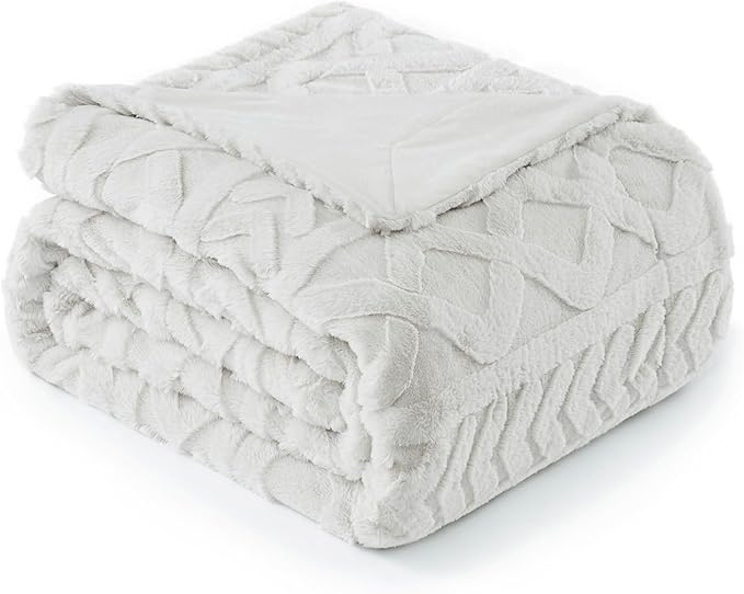 Cozy Bliss Faux Fur Throw Blanket for Couch, Jacquard Fuzzy Plush Soft Thick Winter Throw Blanket for Sofa Bed Living Room Bedroom，60"x80" Beige