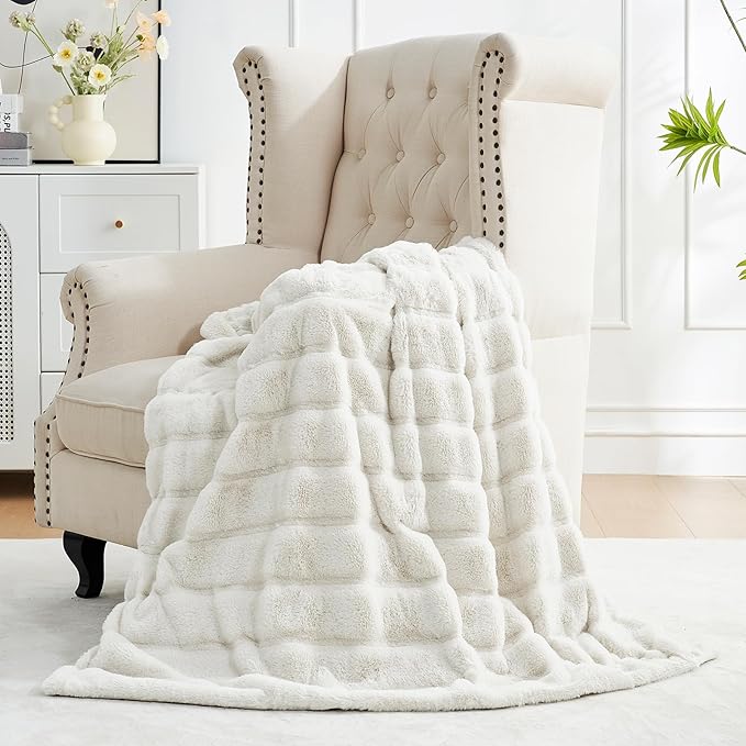 Cozy Bliss Faux Fur Throw Blanket for Couch, Cozy Soft Plush Thick Winter Blanket for Sofa Bedroom Living Room, 50 * 60 Inches Beige