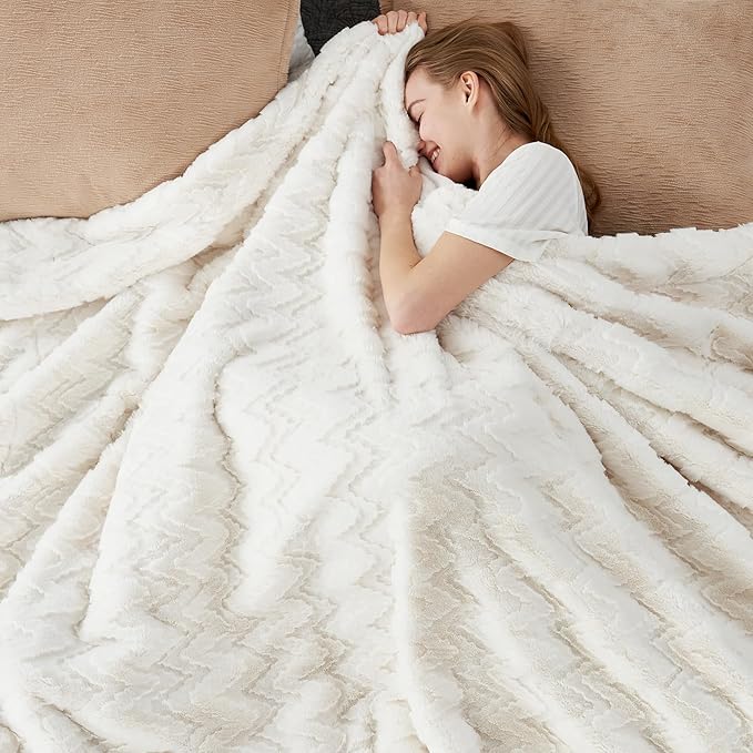 Cozy Bliss Faux Fur Throw Blanket for Couch - Ultra Soft Fuzzy Cozy Throw Gift Blankets for Women,Cream White Boho Blanket for Sofa Bedroom Living Room.60 * 80 Inches