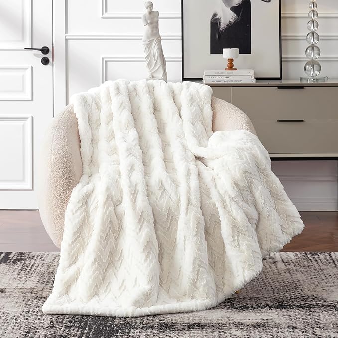 Cozy Bliss Faux Fur Throw Blanket for Couch - Ultra Soft Fuzzy Cozy Throw Gift Blankets for Women,Cream White Boho Blanket for Sofa Bedroom Living Room.50 * 60 Inches