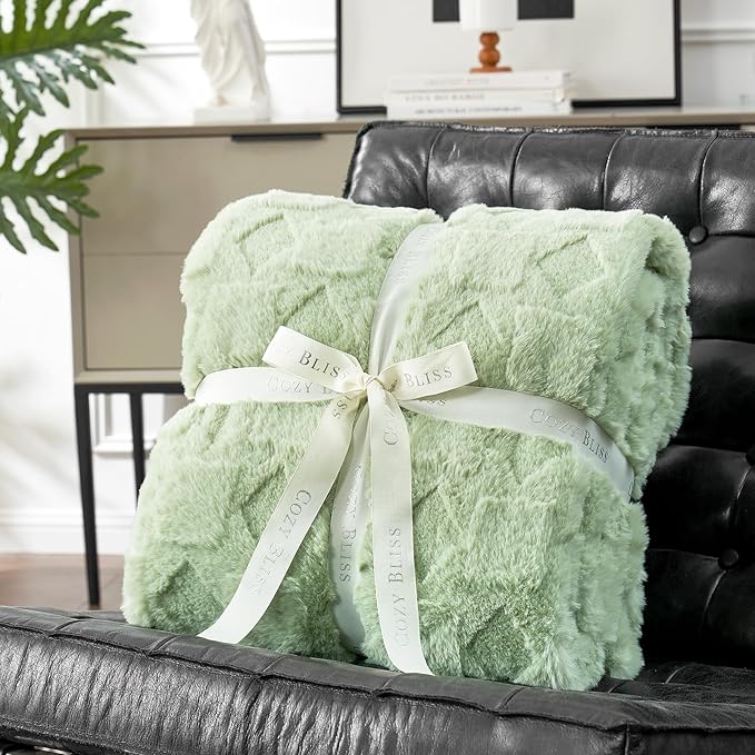 Cozy Bliss Faux Fur Throw Blanket for Couch - Soft Checkered Fuzzy Cozy Throw Gift Blankets for Women,Sage Green Boho Blanket for Sofa Bedroom Living Room.60 * 80 Inches