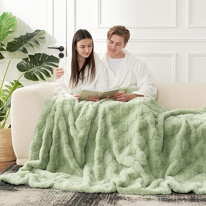 Cozy Bliss Faux Fur Throw Blanket for Couch - Soft Checkered Fuzzy Cozy Throw Gift Blankets for Women,Sage Green Boho Blanket for Sofa Bedroom Living Room.50 * 60 Inches