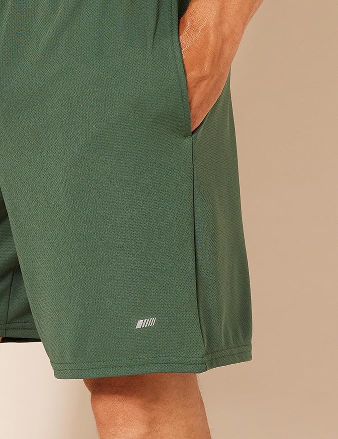 Amazon Essentials Men's Performance Tech Loose-Fit Shorts (Available in Big & Tall), Pack of 2