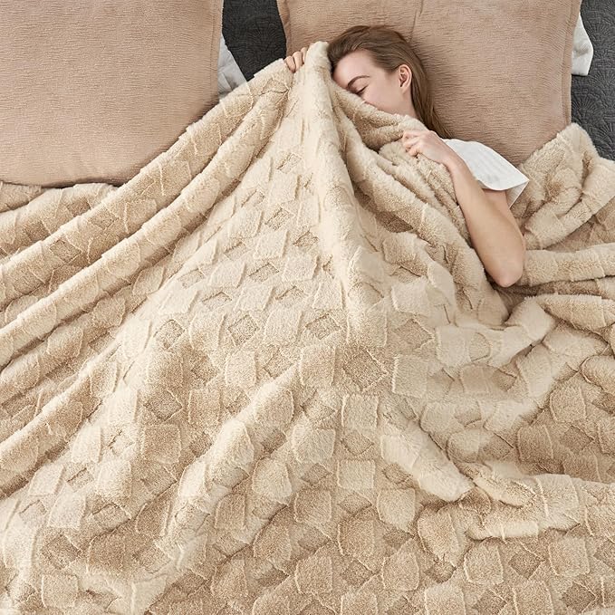 Cozy Bliss Faux Fur Throw Blanket for Couch - Soft Checkered Fuzzy Cozy Throw Gift Blankets for Women,Beige Boho Blanket for Sofa Bedroom Living Room.50 * 60 Inches